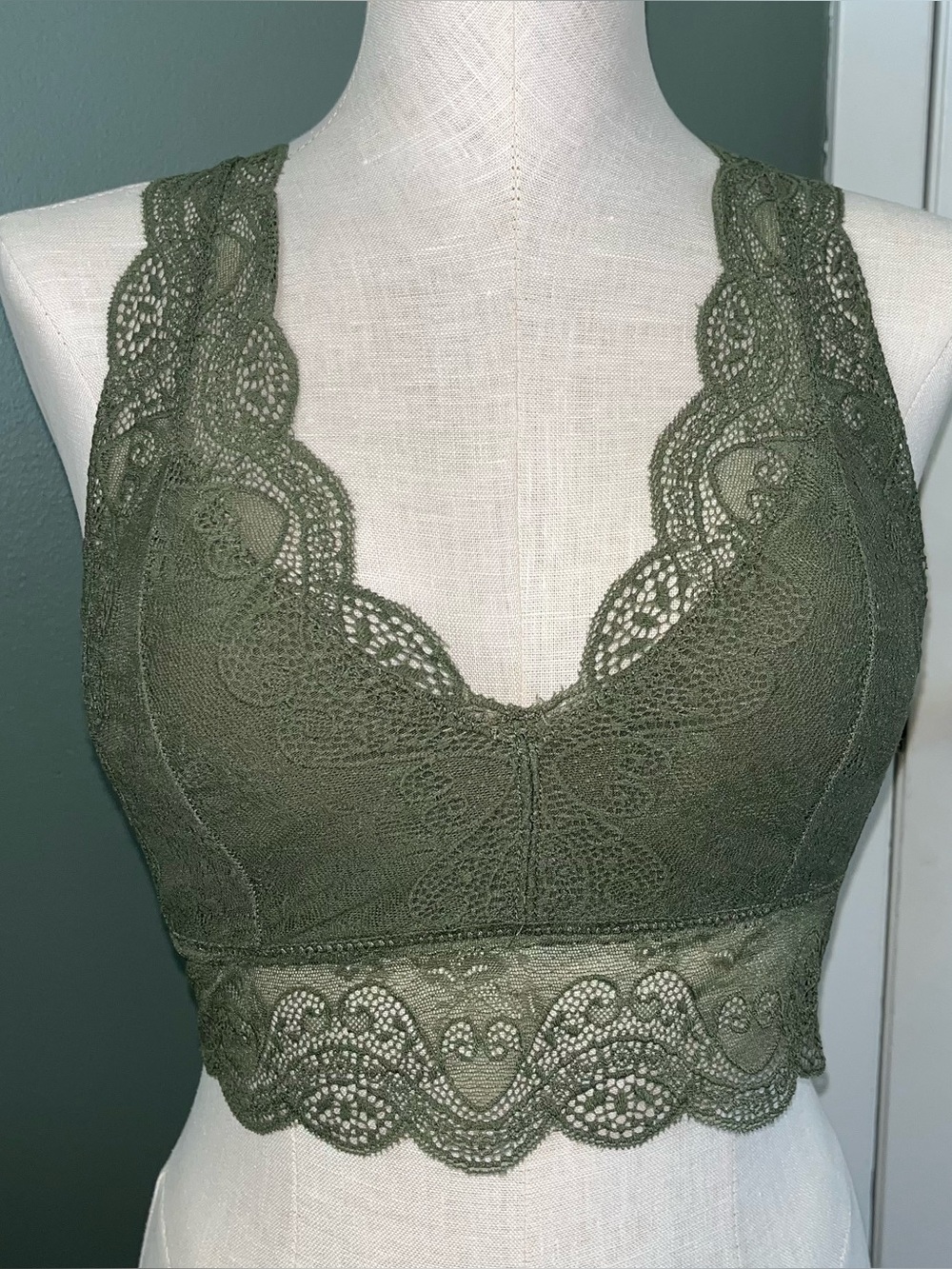 Zenana Green Lace Sheer Wireless Pullover Bralette Wide Strap Size M